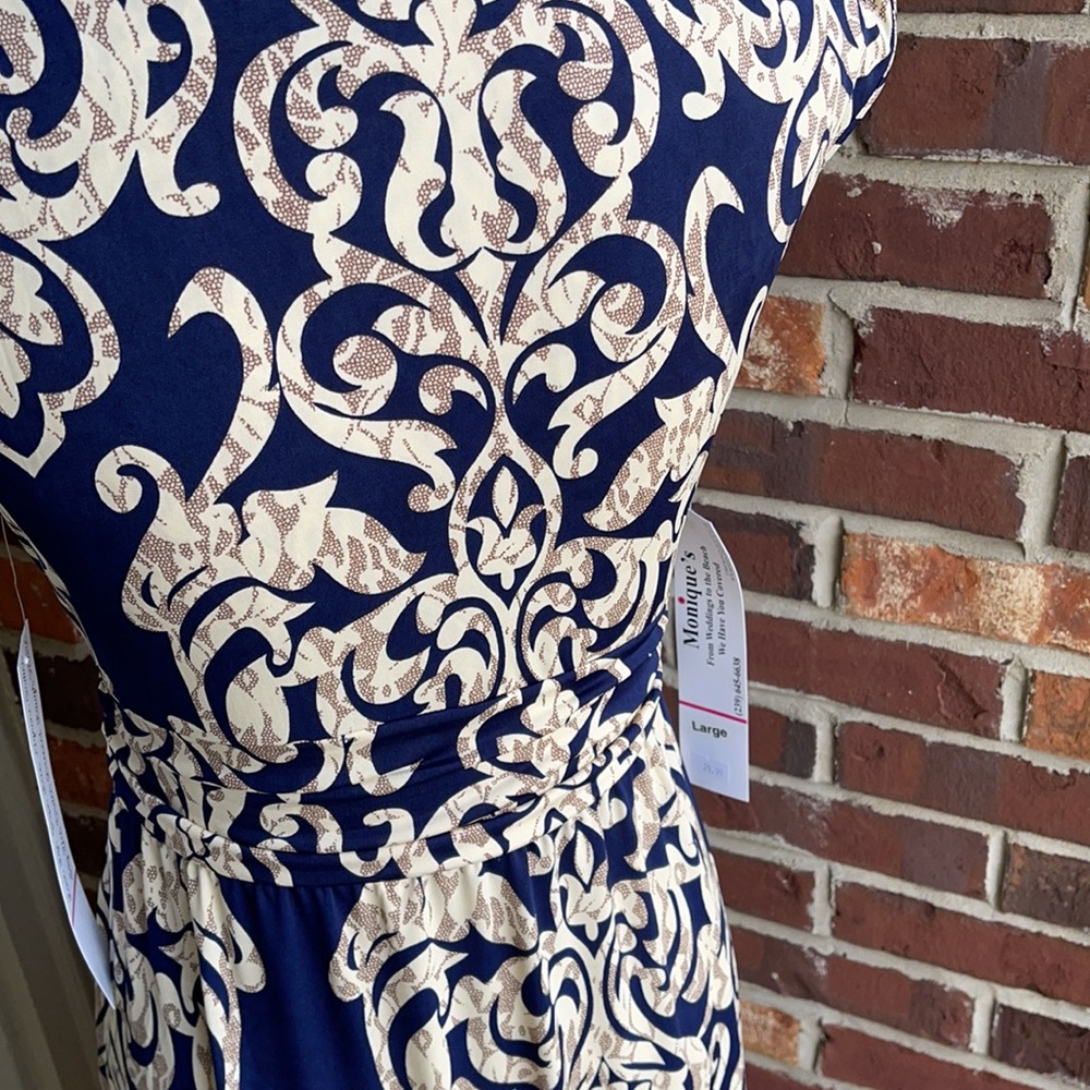Maxi dress - Picture 7 of 9